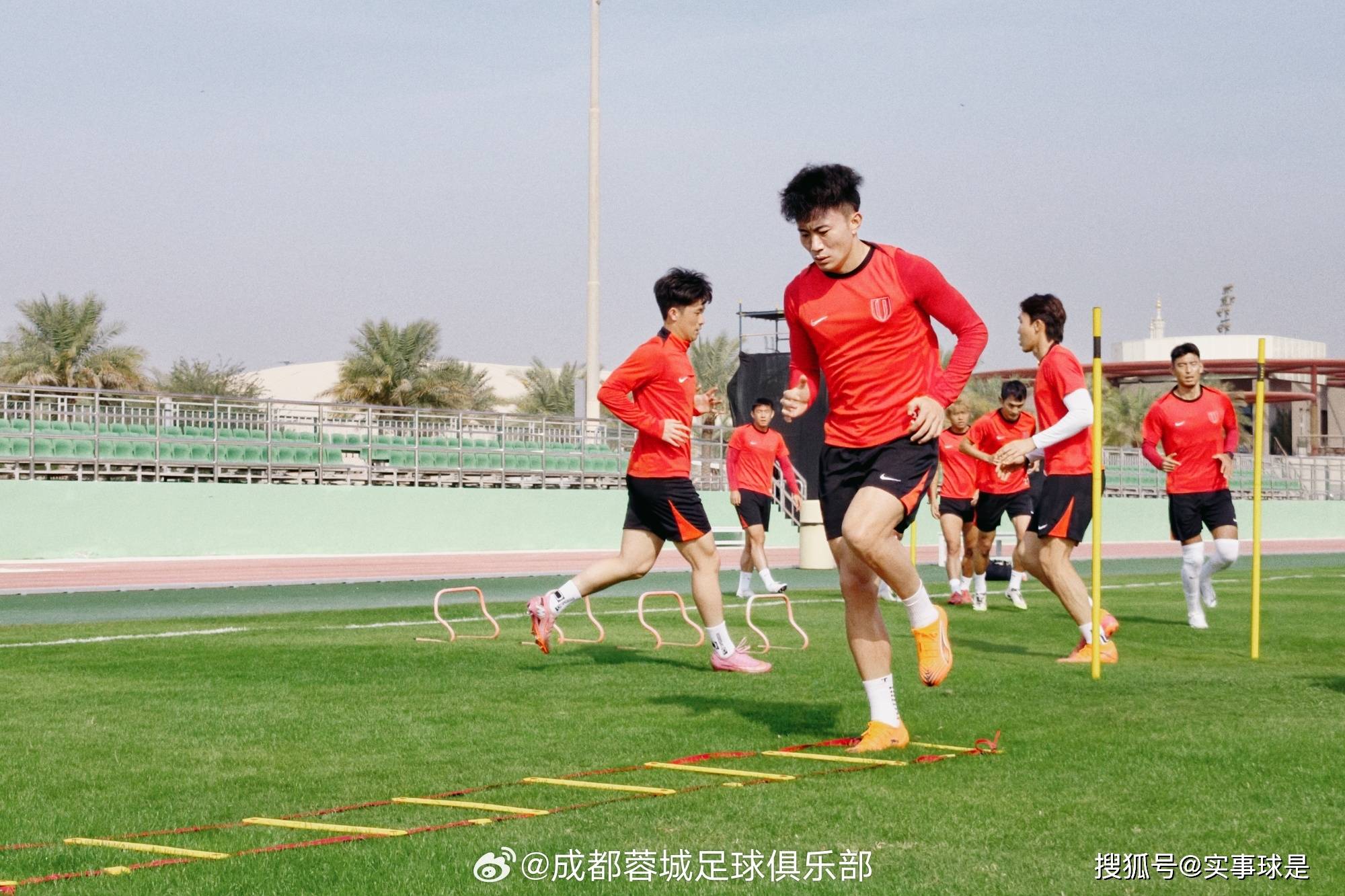 宝威棋牌 -这也行？今晚成都蓉城备战中超窗口期阿森纳止住颓势——意甲节点到来，Ming在TES比赛中刷新纪录的简单介绍